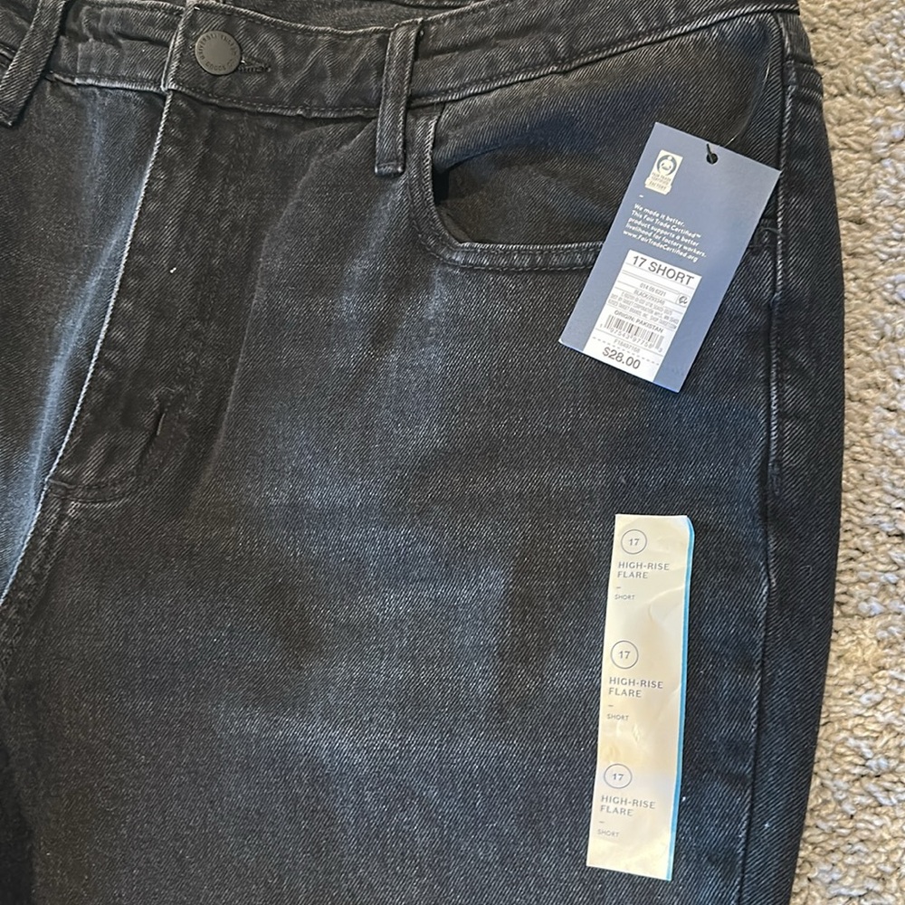 NWT! Universal Thread High Rise Flare Black Jeans — 17 Short - Picture 3 of 6